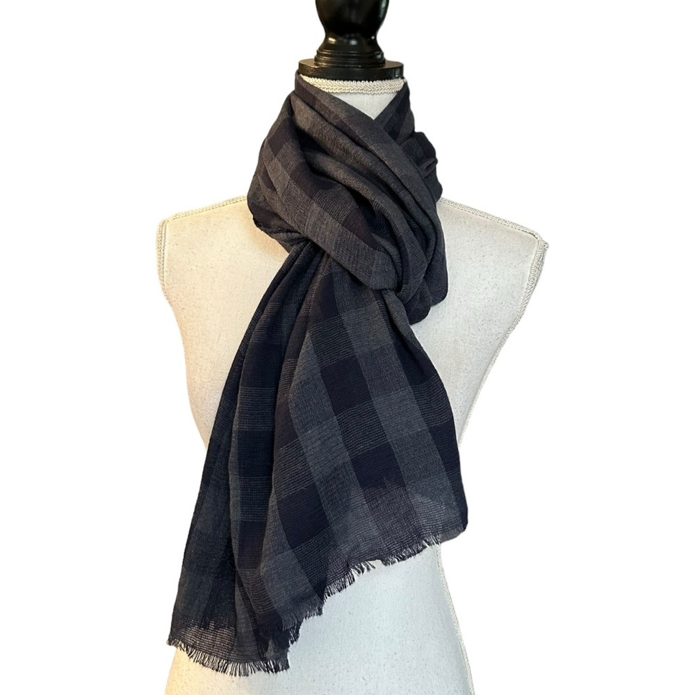 Justin & Taylor Blue Plaid Lightweight Scarf‎ Wrap Fringe Edges Fall Winter NEW